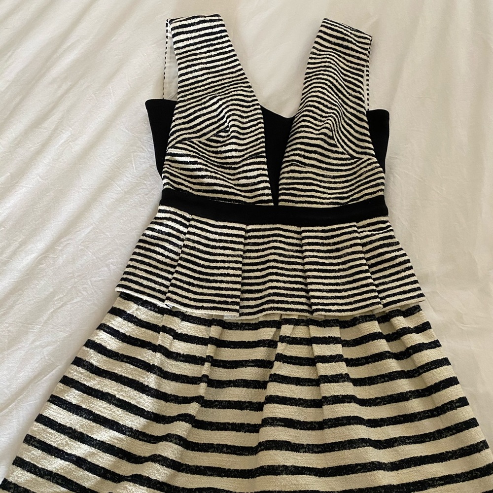 BCBG MaxAzria Peplum Mini dress new xs